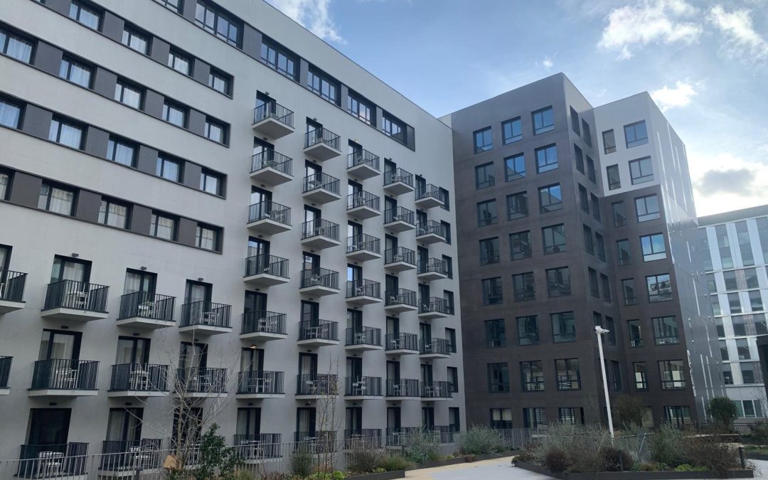 Ensemble immobilier mixte Co living / bureaux – Montigny le Bretonneux (78) MONTIGNY PREMIUM 2019 ORY ARCHITECTURE Entreprise Générale PITEL Travaux de façades réalisées par PCB : -Lasure Pieri Prelor Vario -PIERI Protect HDL -Peinture pilolite